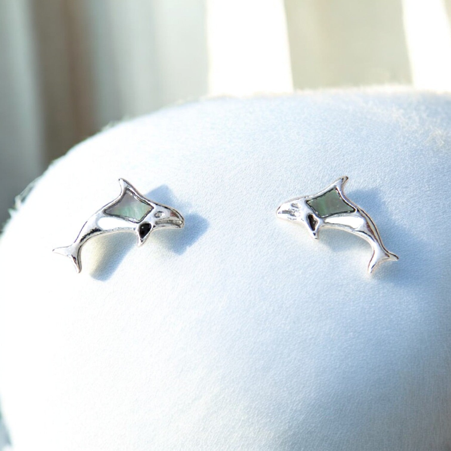 Wild Pearle Orca Whale Stud Earrings – Mellow Monkey