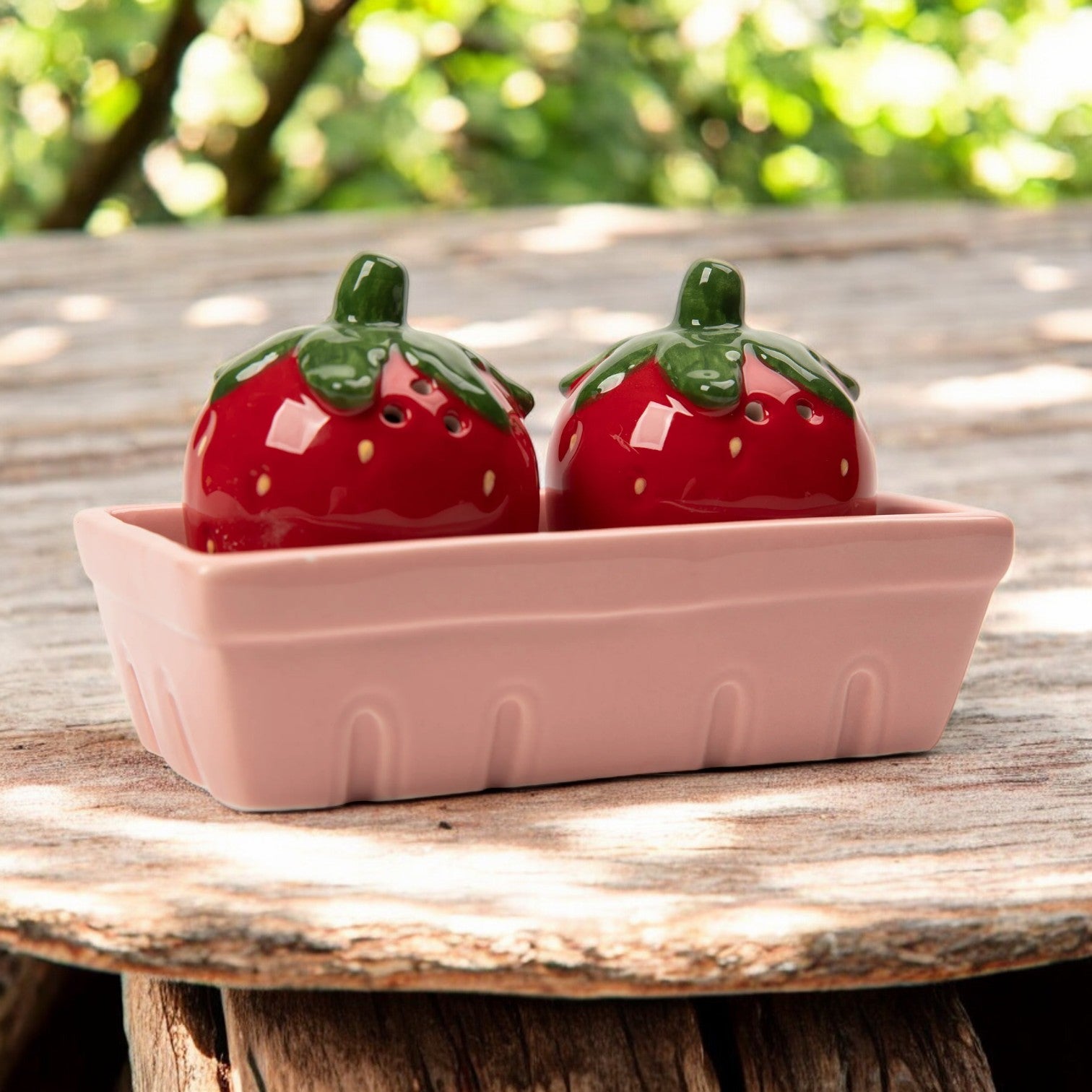 Strawberry Salt and Pepper Shakers with Basket Tray – Mellow Monkey