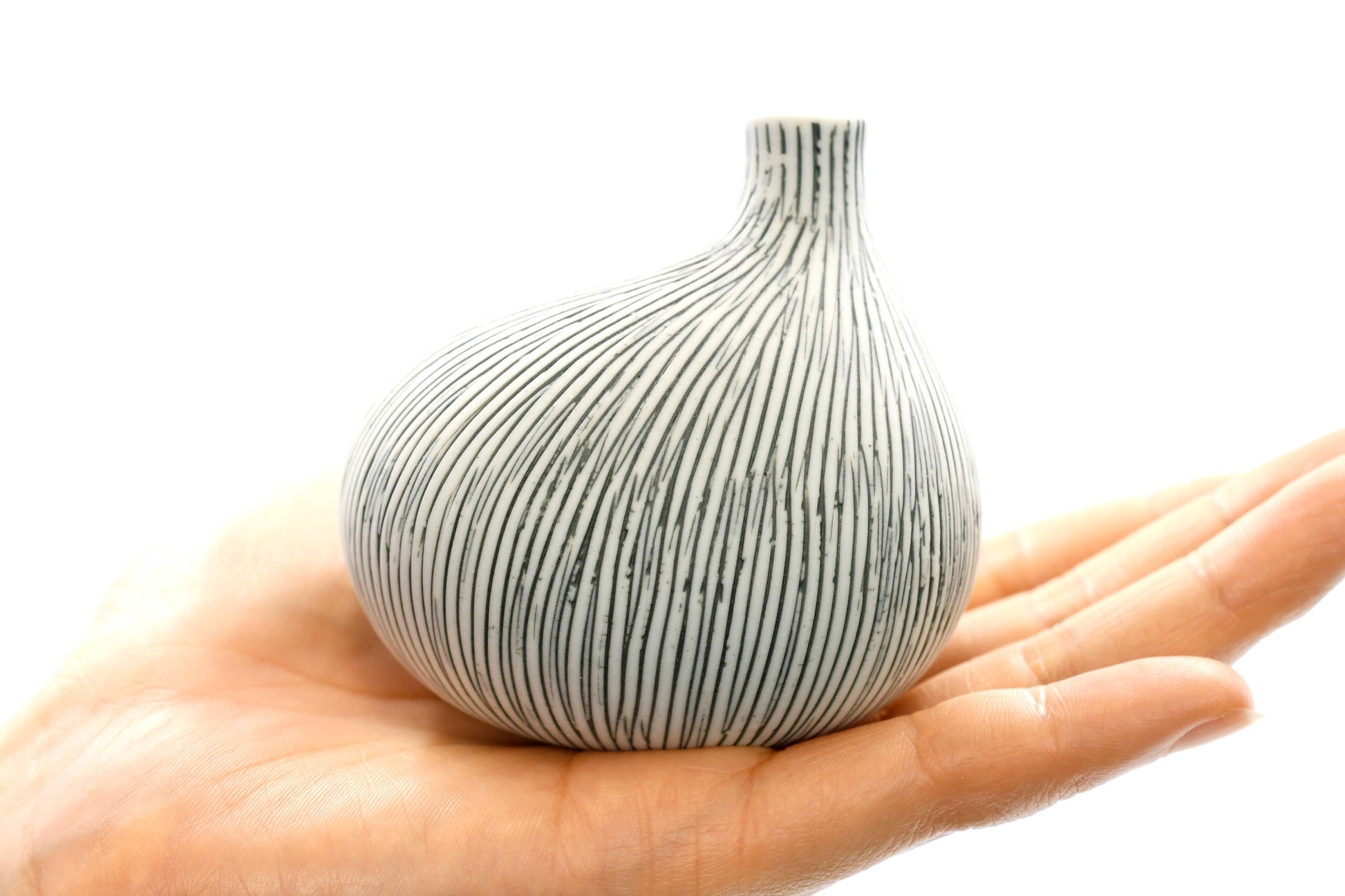 Mini Omo - Handcrafted Porcelain Bud Vase - White with Black Lines - 2.7 x 2 x 2.8 in - Mellow Monkey