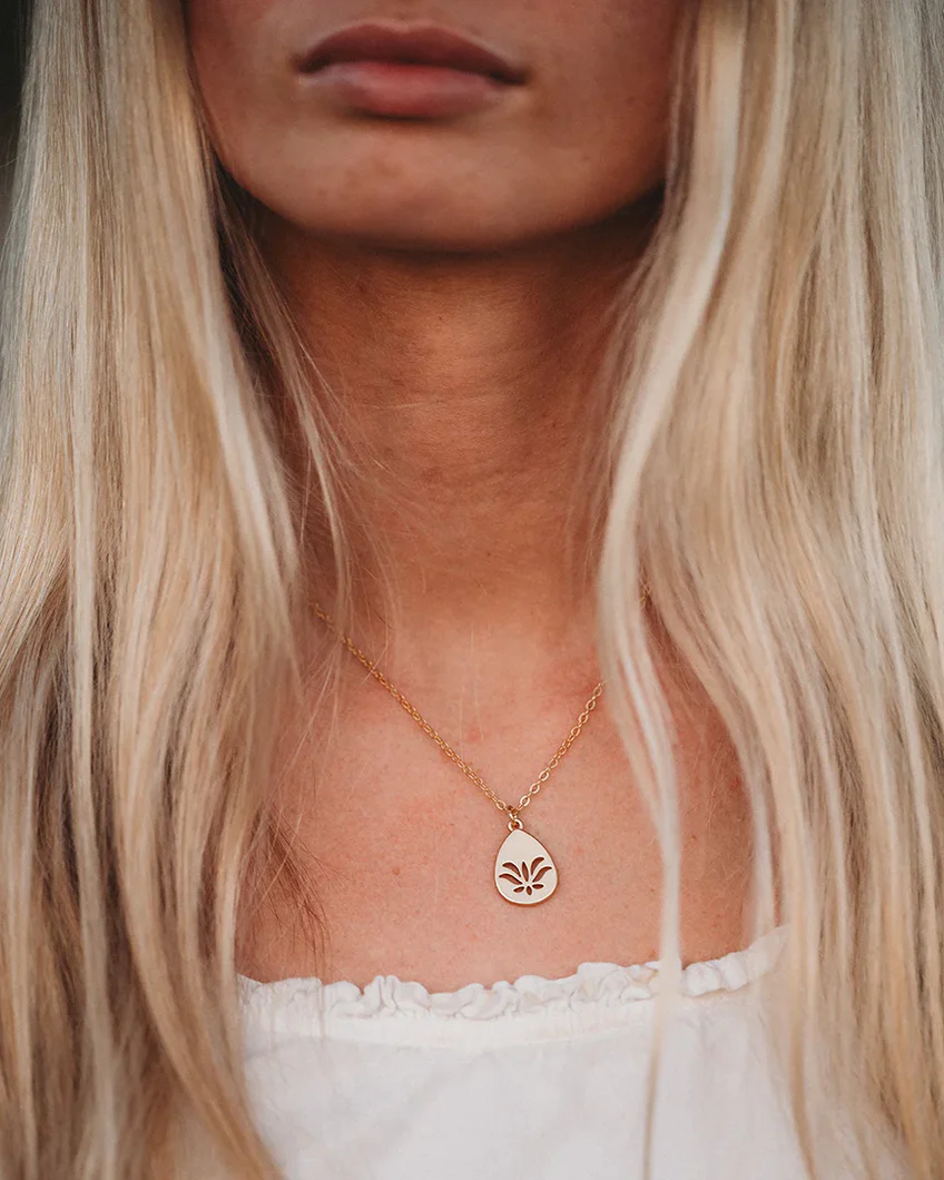 Gold Breathe Necklace - Mellow Monkey
