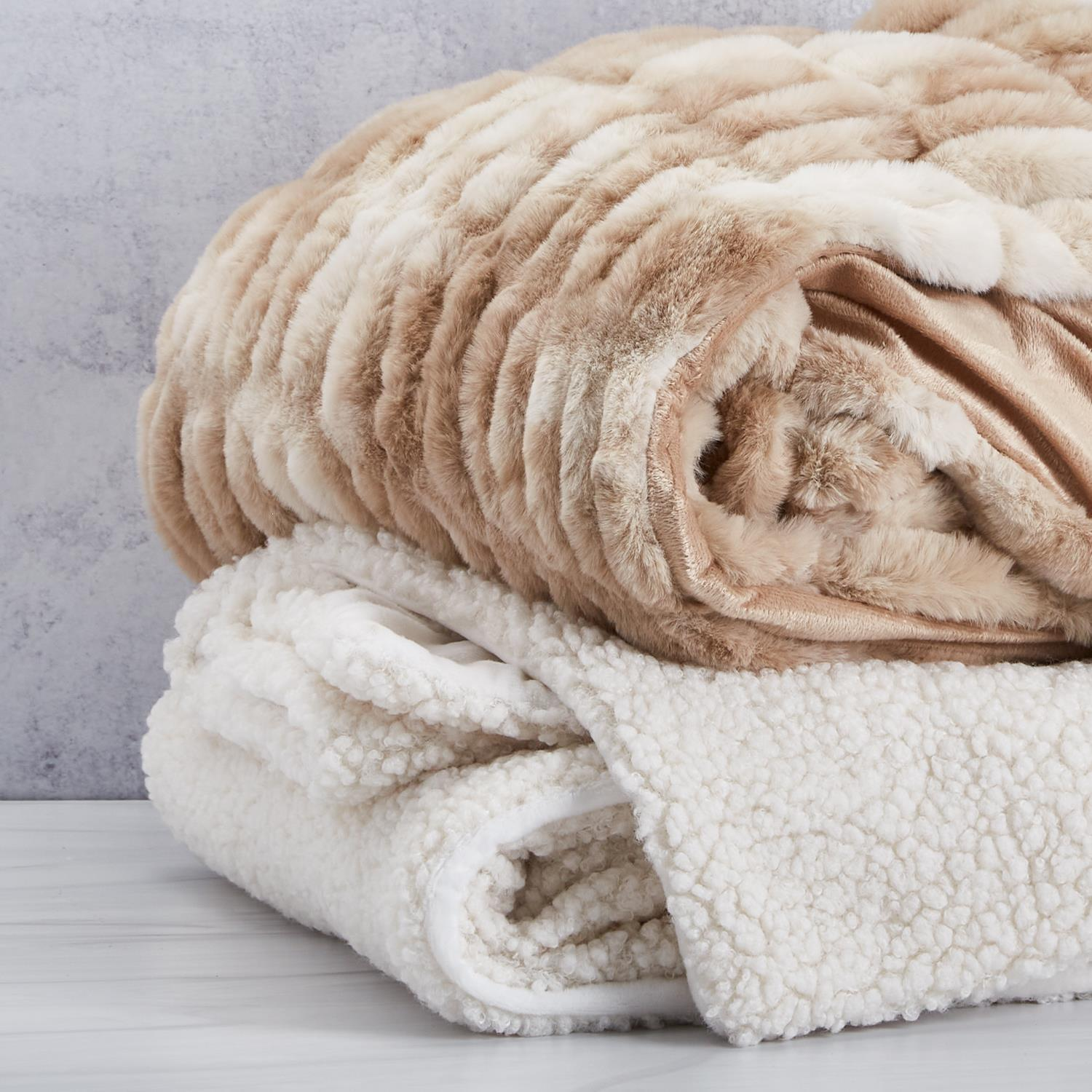 Marbled Faux Fur Throw - 50-in x 60-in - Mellow Monkey