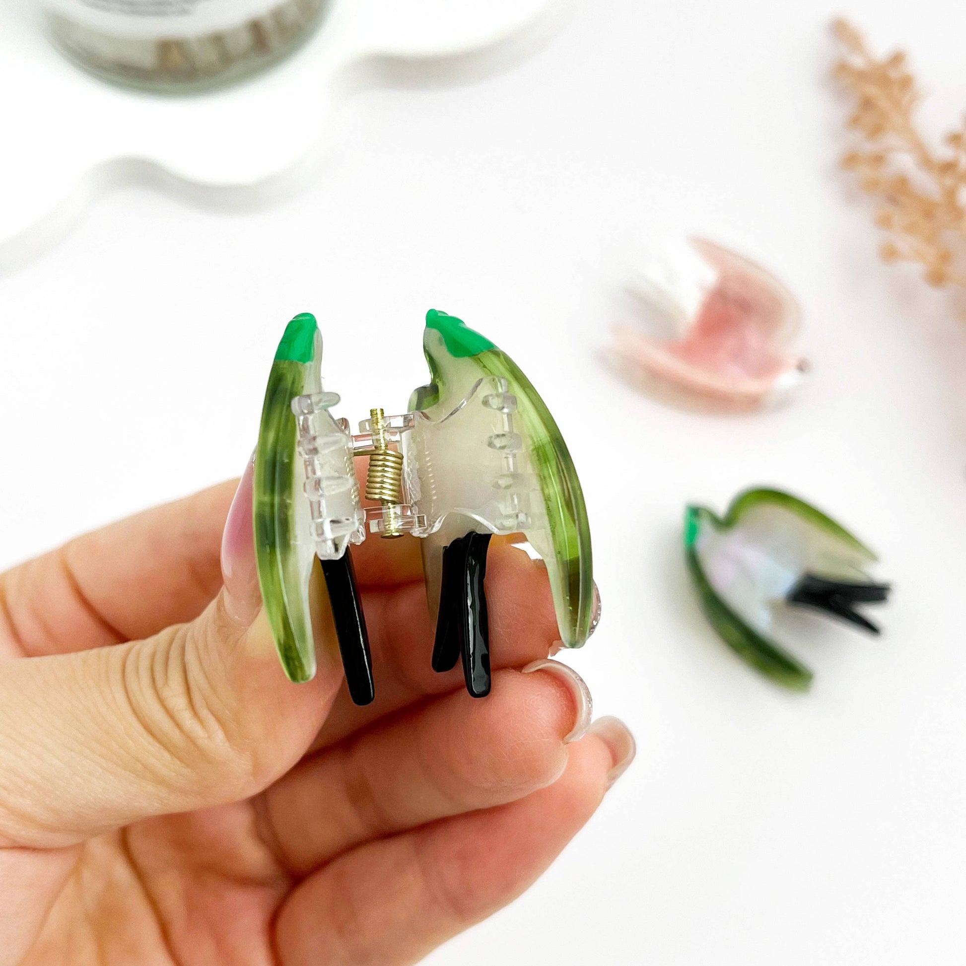 Mini Swallow Bird Acetate Hair Claw Clip –Summer Charm: Green - Mellow Monkey