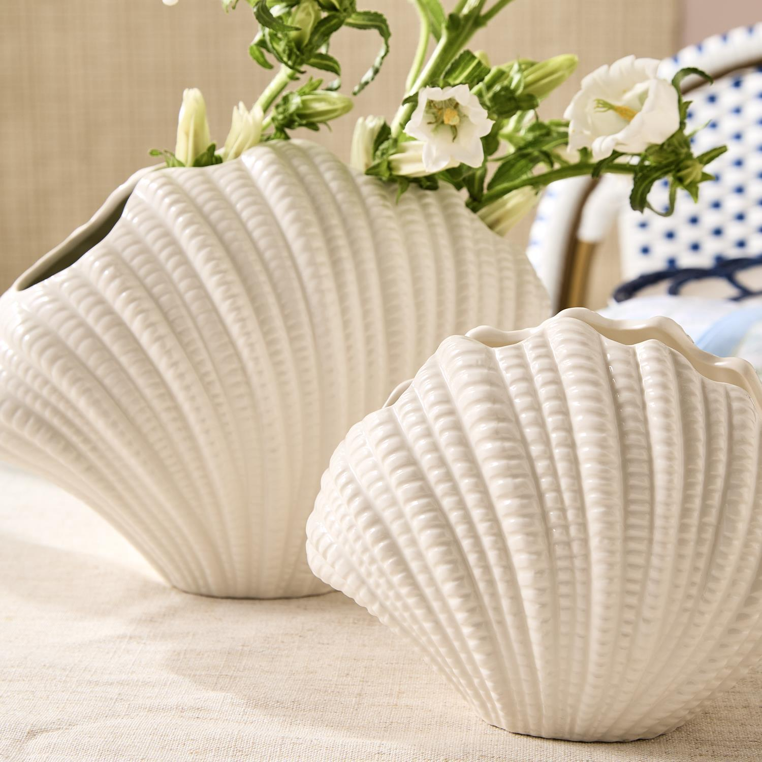 High Gloss White Shell Vase – Mellow Monkey