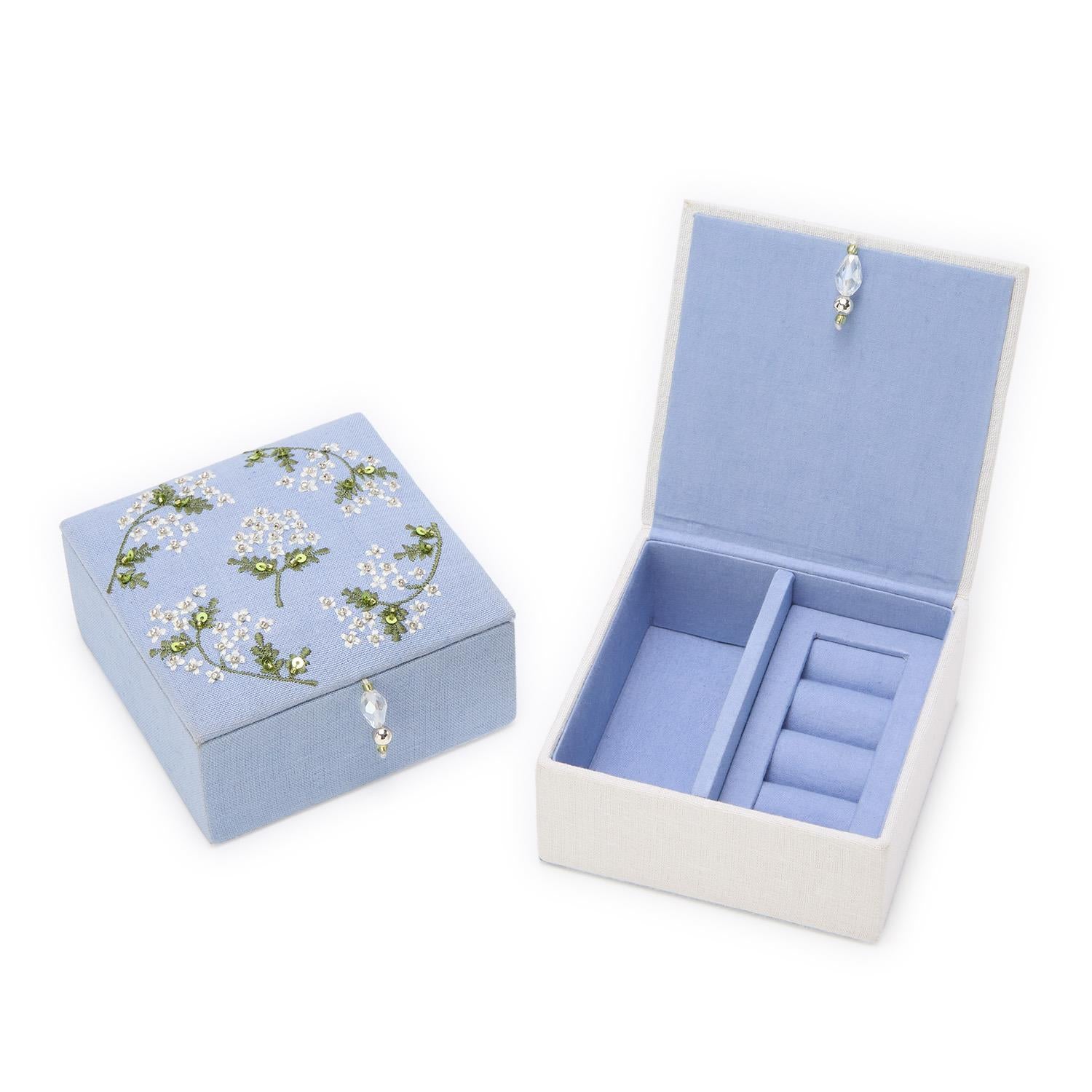 Hydrangea Small Jewelry Box With Beaded Tassel Puller – Mellow Monkey