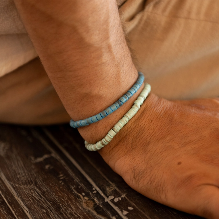 Green Pantai Kura-Kura Wood Bead Bracelet - Surf Jewelry - Mellow Monkey