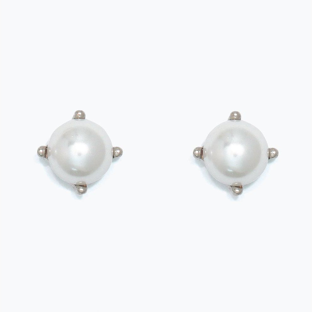 Earrings - Pearls in Silver Setting - Mellow Monkey
