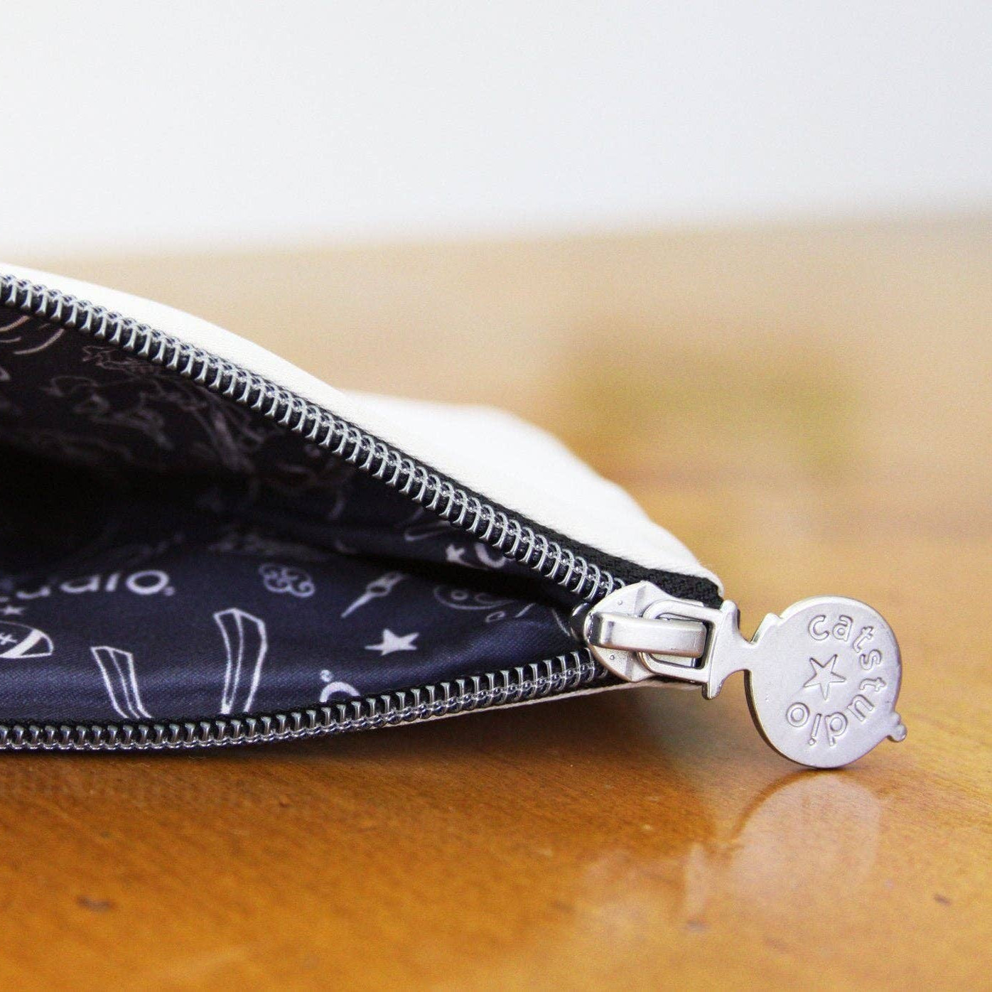 Boston Zip Pouch - Mellow Monkey