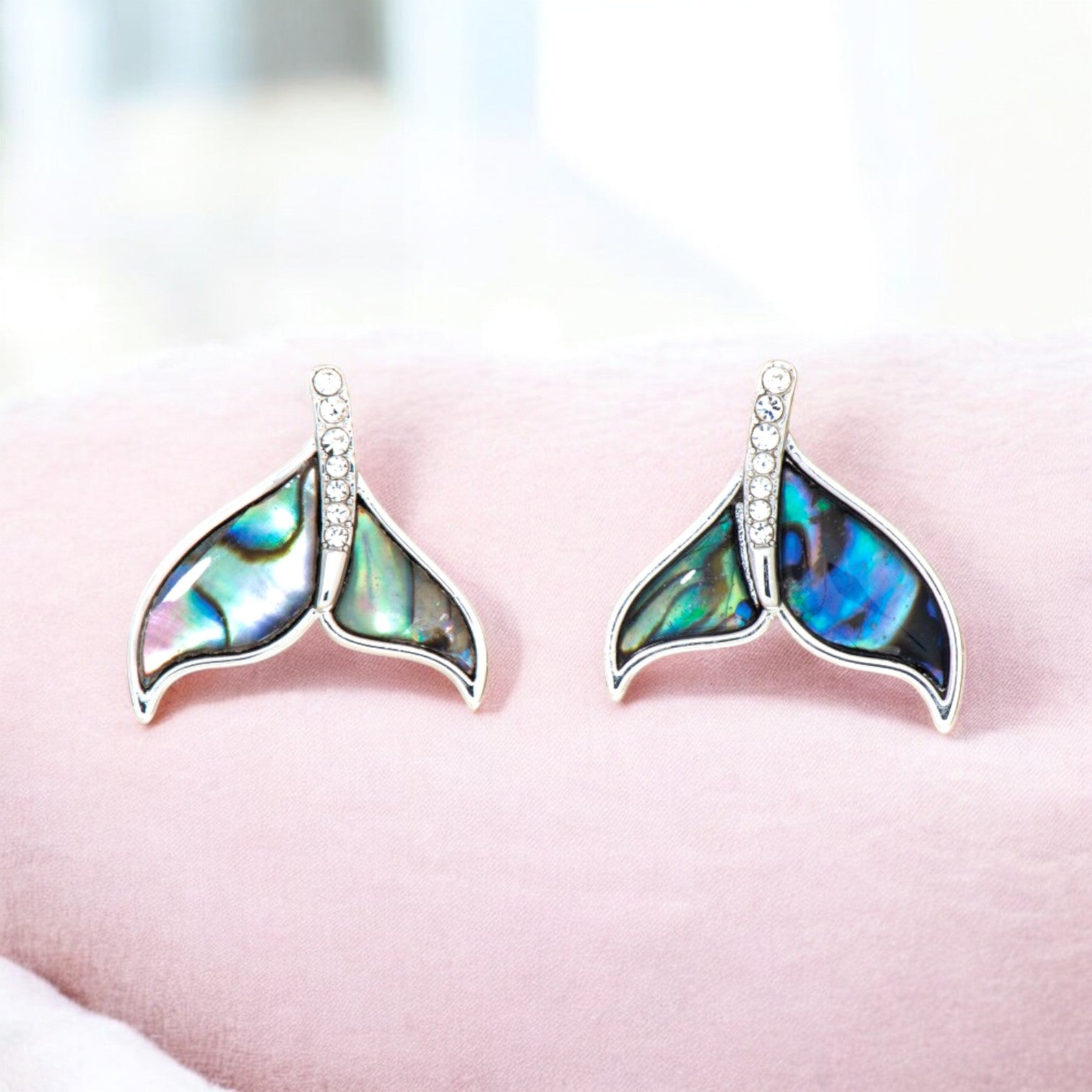 Whale Tail Sparkle - Wild Pearle Earrings - Mellow Monkey