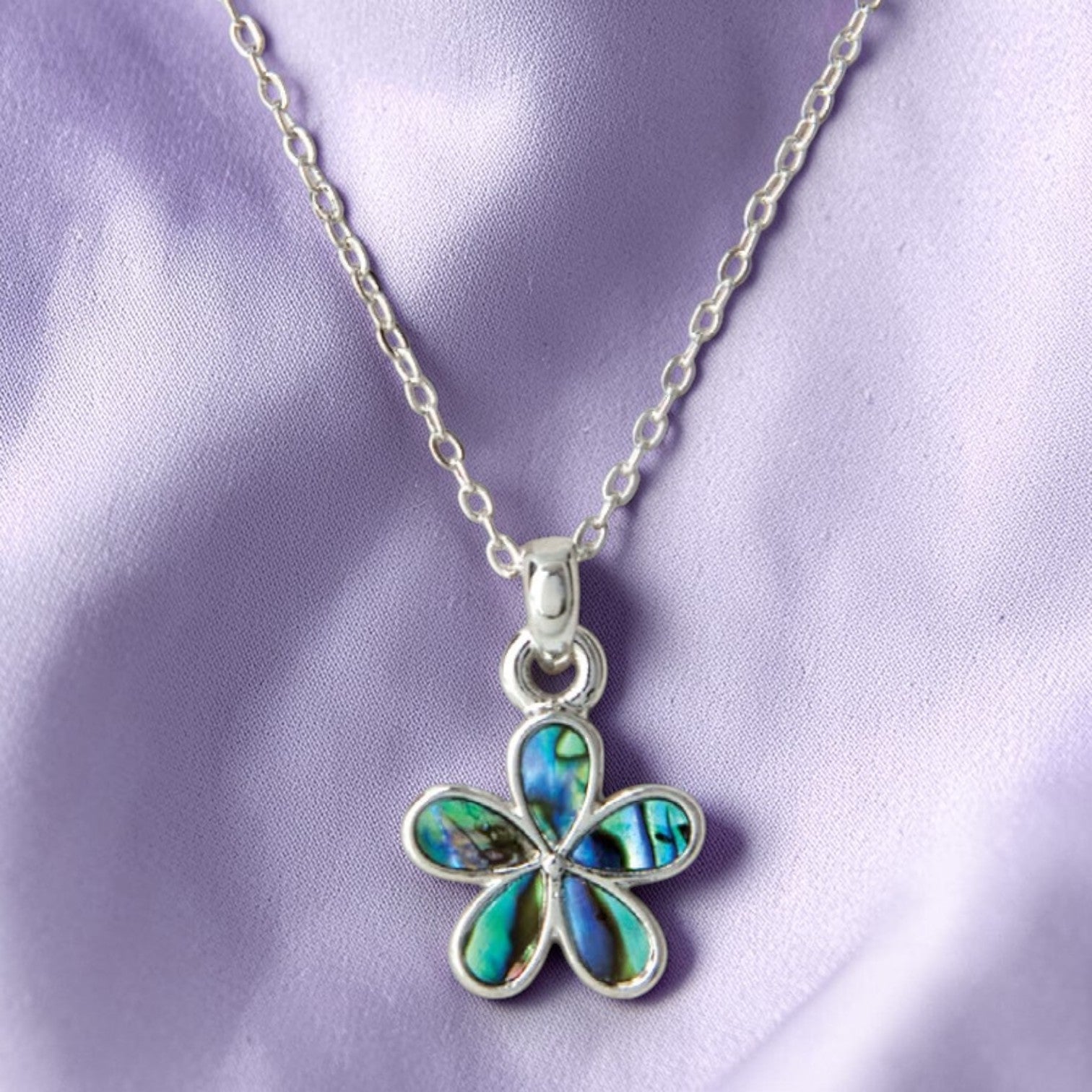 Wild Pearle Forget-Me-Not Necklace - Mellow Monkey