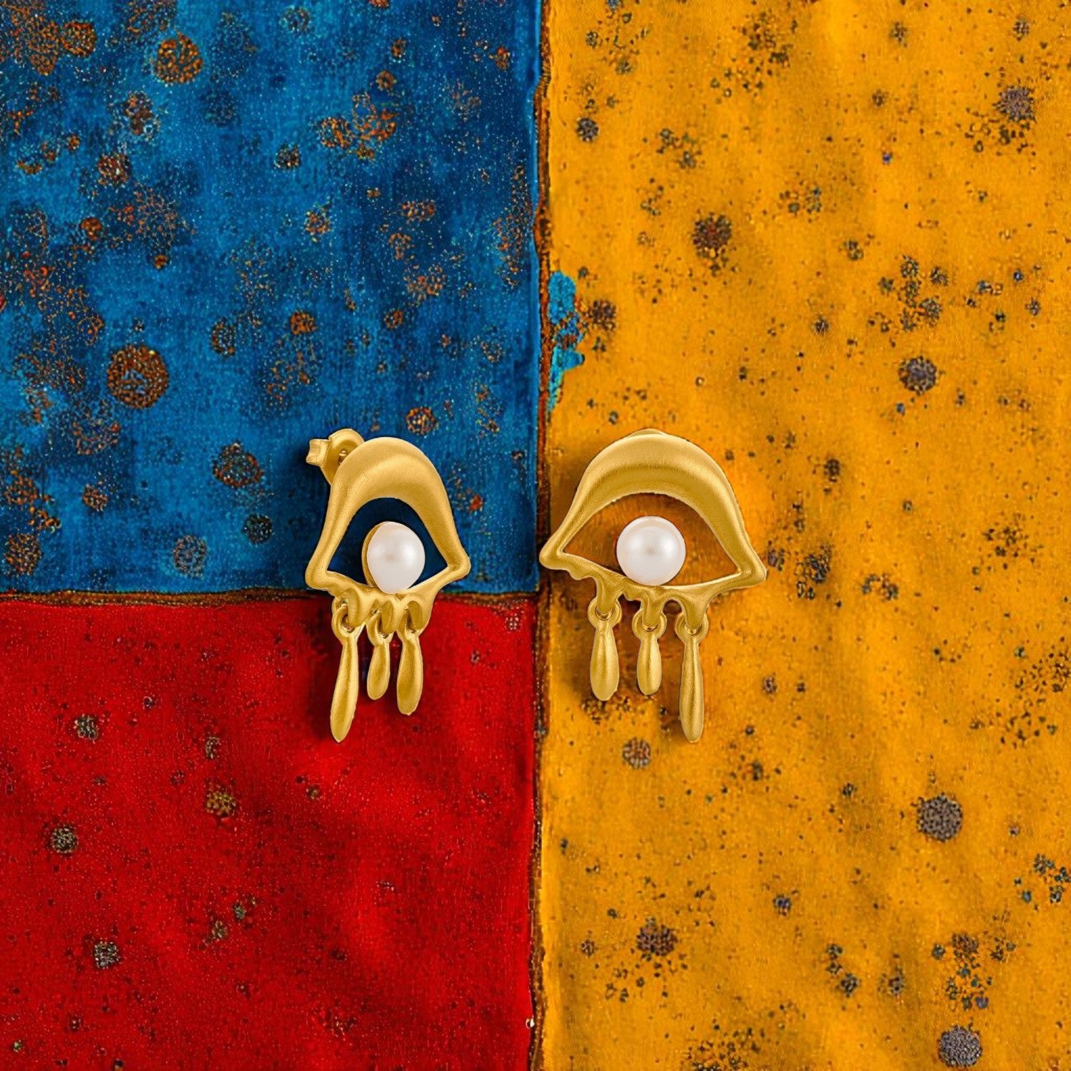 Dali Eye Post Earrings w/ Pearl - Gold - Mellow Monkey
