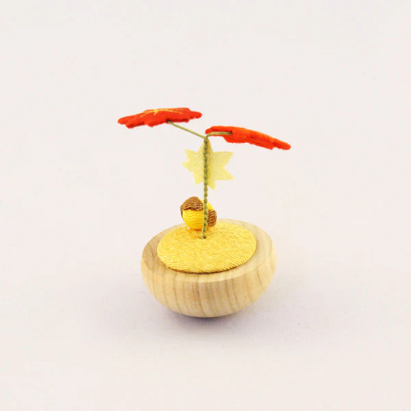 Yurayura Owl with Red Maple Leaves - 2.5-in - Mellow Monkey