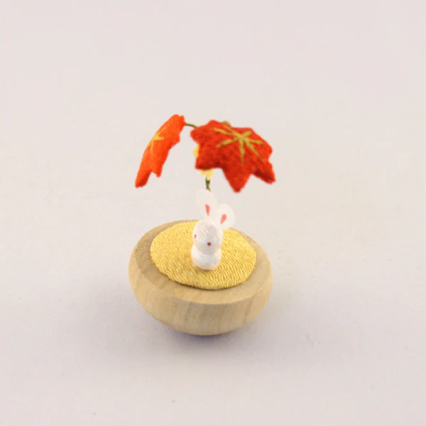 Yurayura Rabbit with Red Maple Leaves - 3-in - Mellow Monkey