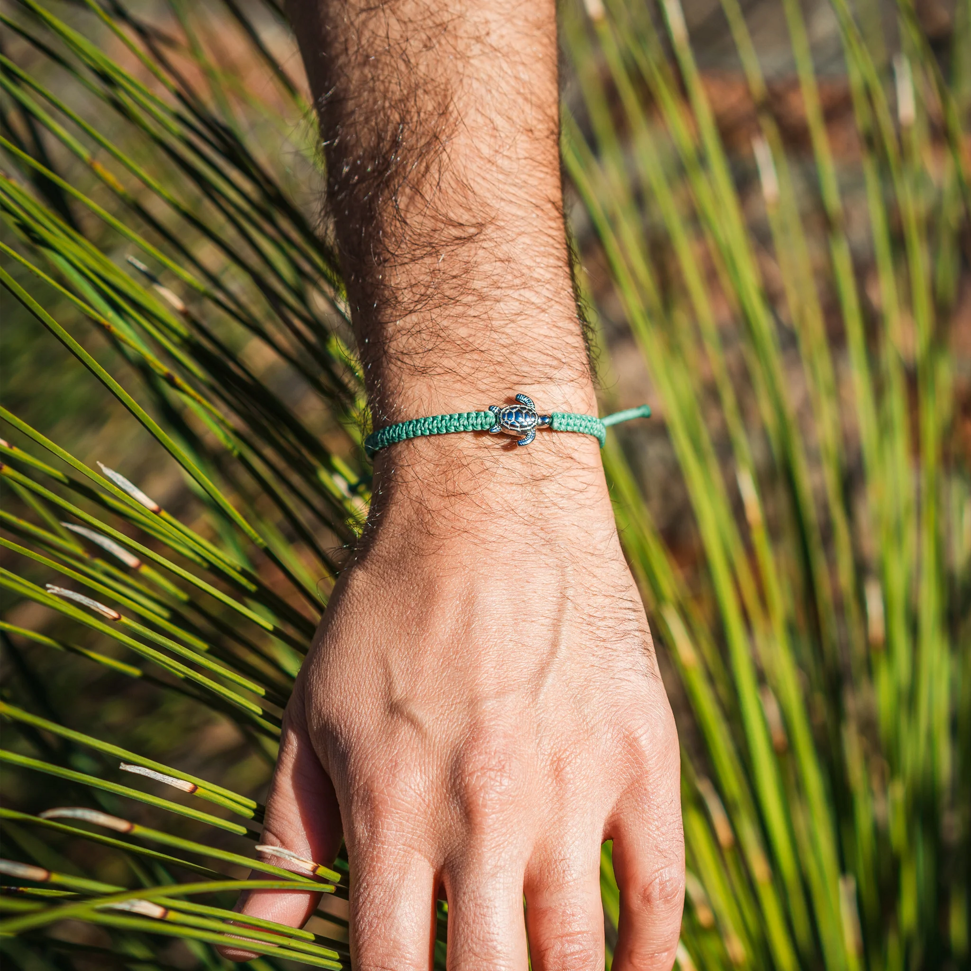 4Ocean Unisex Ocean Resilience Sea Turtle Bracelet - Sea Foam Green - Mellow Monkey