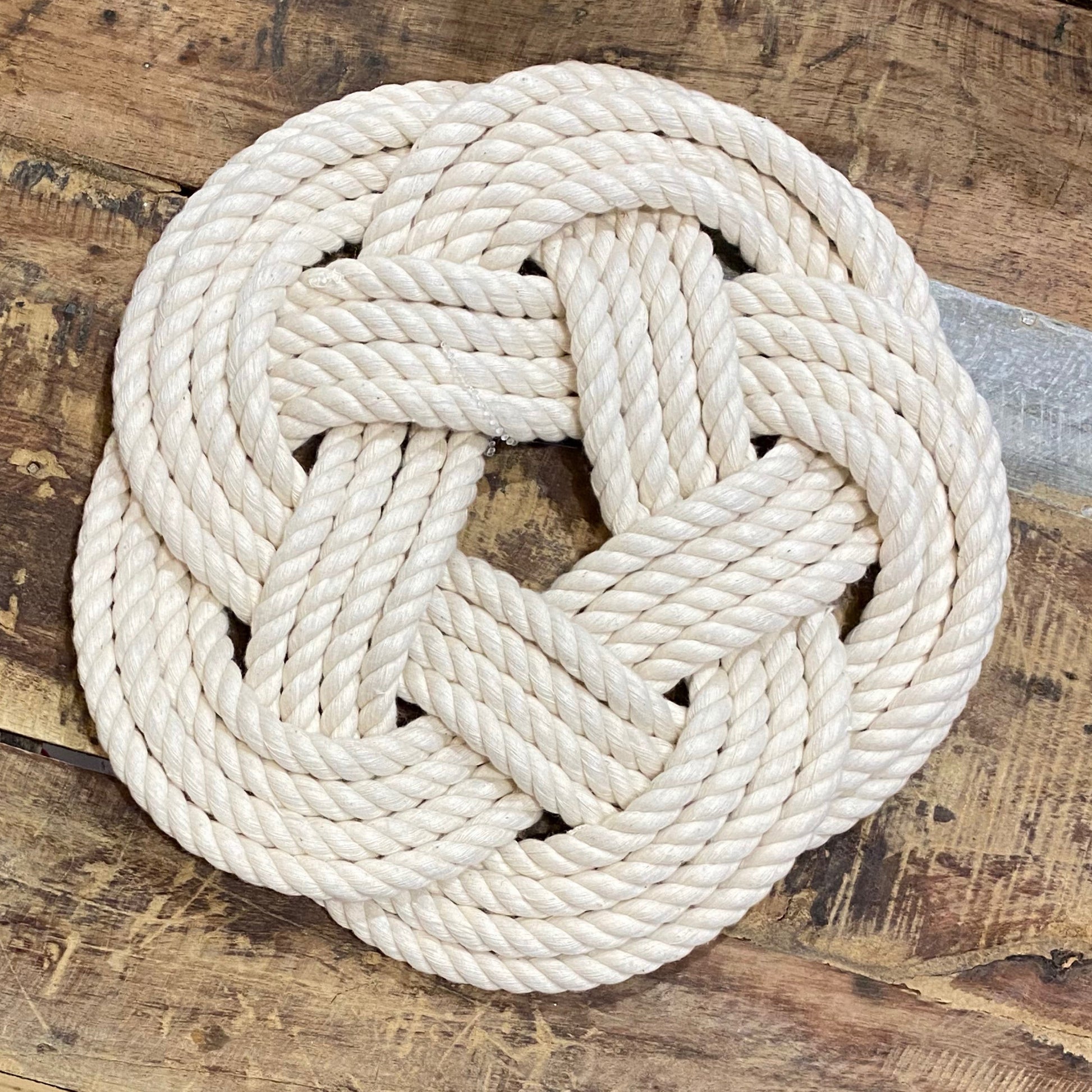 Nautical Sailor Knot Woven Rope Round Cotton Trivet 7-in - White