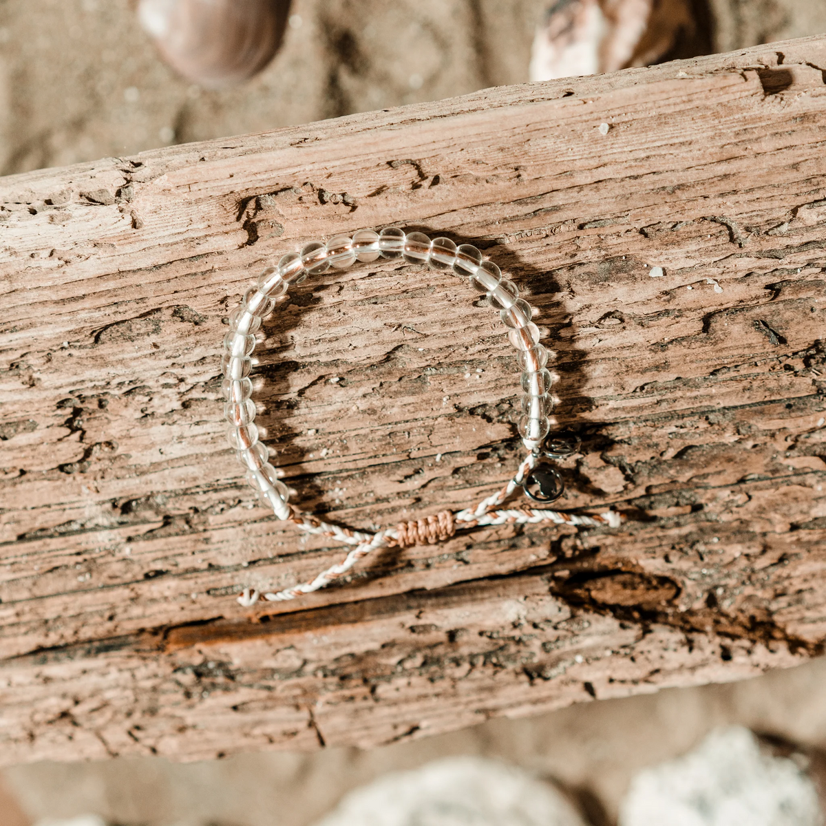 4Ocean Unisex Walrus Beaded Bracelet - White & Coral - January 4Ocean Unisex Walrus Beaded Bracelet - White & Coral - January