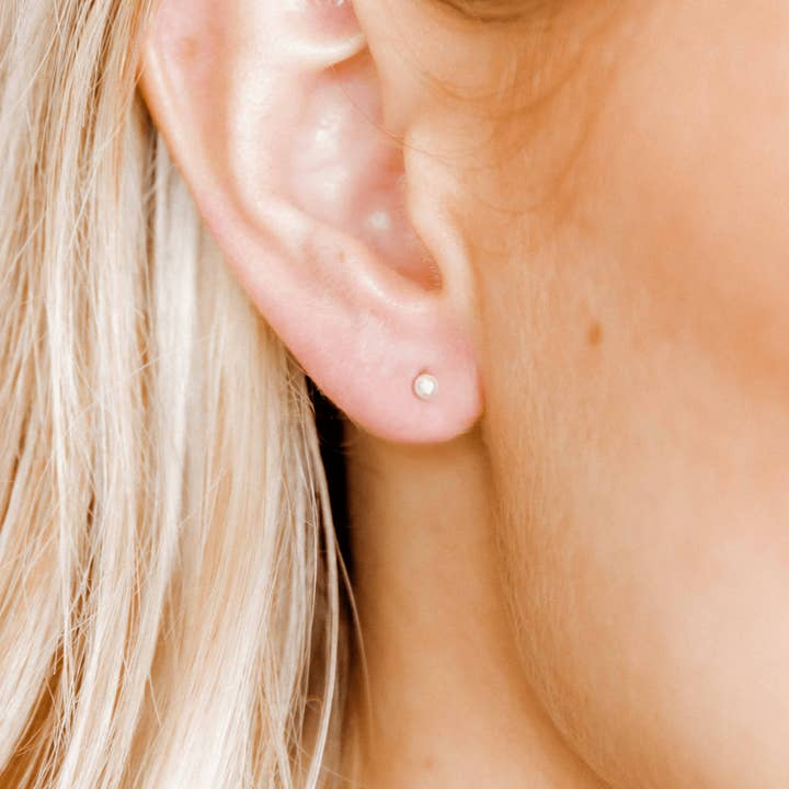 Screwback Stud Earrings - Payton Pearl - 3mm - Mellow Monkey