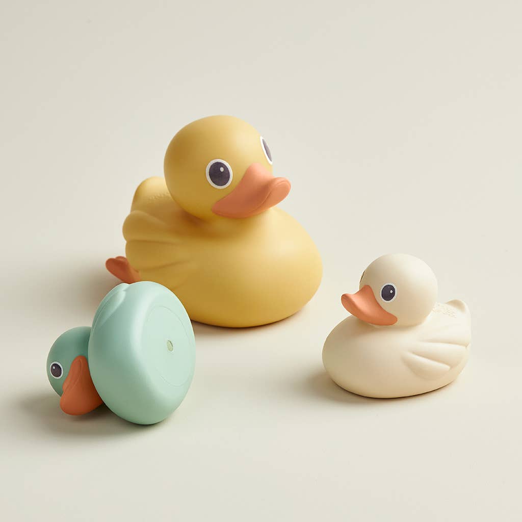 Itzy Ducky Family™ - Bath + Water Table Toys - Mellow Monkey
