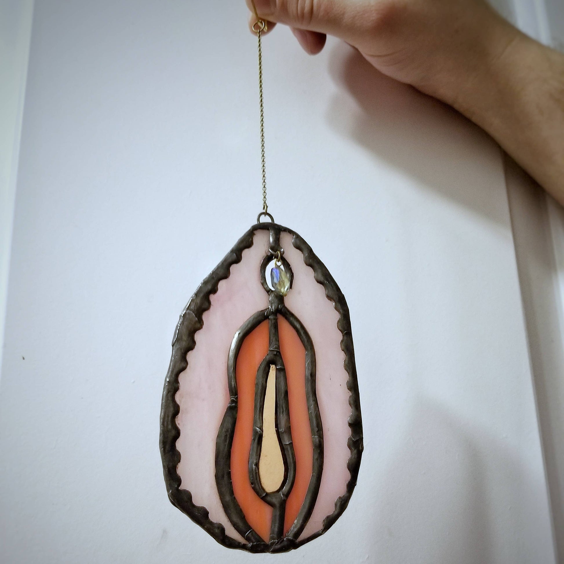 Stained Glass Suncatcher - Vagina - Juicy peach - Mellow Monkey