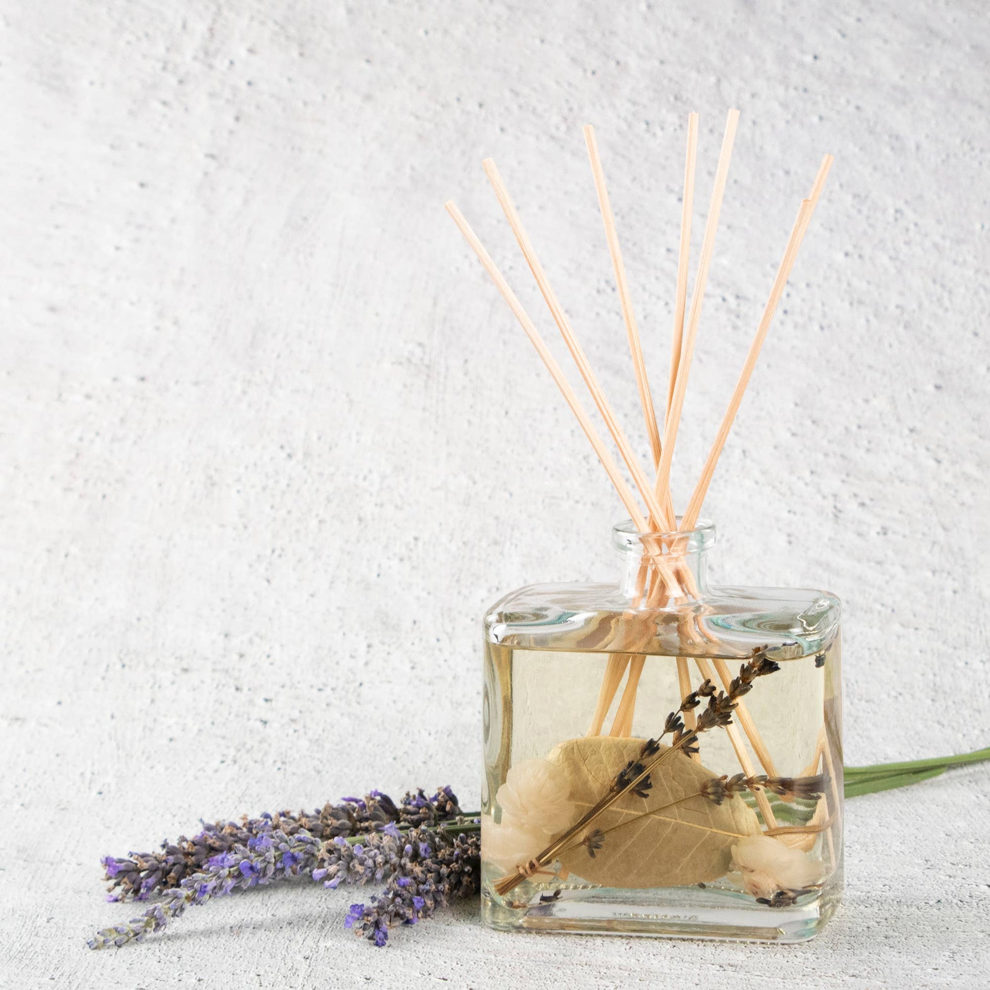 Amber Lavender Botanical Reed Diffuser - Mellow Monkey