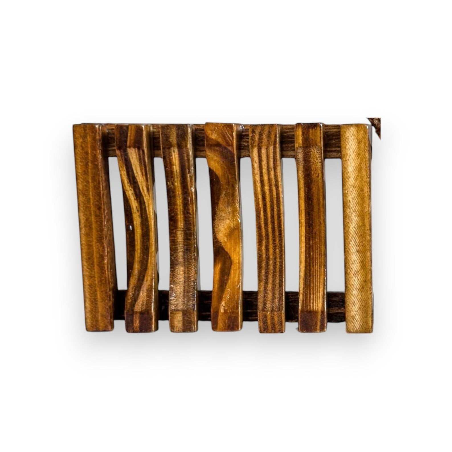 Mellow Monkey natural pine wood soap dish with self-draining slats. Approx. 4.5" L x 3.1" W.