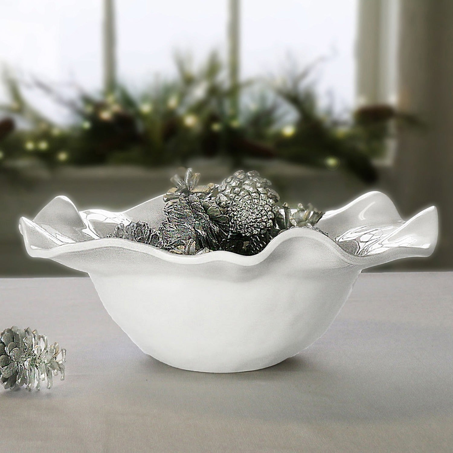 Mellow Monkey VIDA Havana Large Bowl in white, made of luxury melamine with a ruffled edge, perfect for serving.