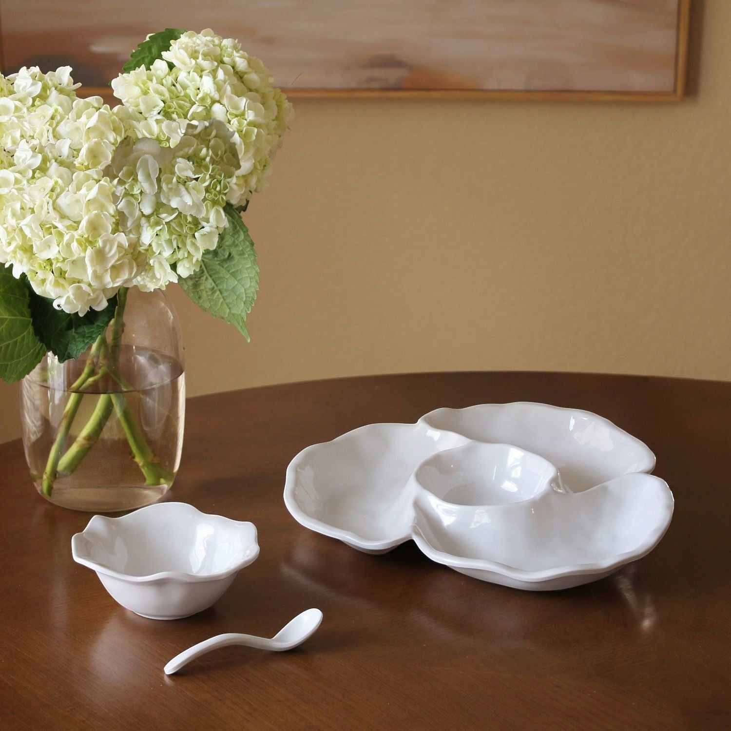 Mellow Monkey VIDA Havana Triple Dip serving dish in white luxury melamine, 12in. Organic shape with three compartments.
