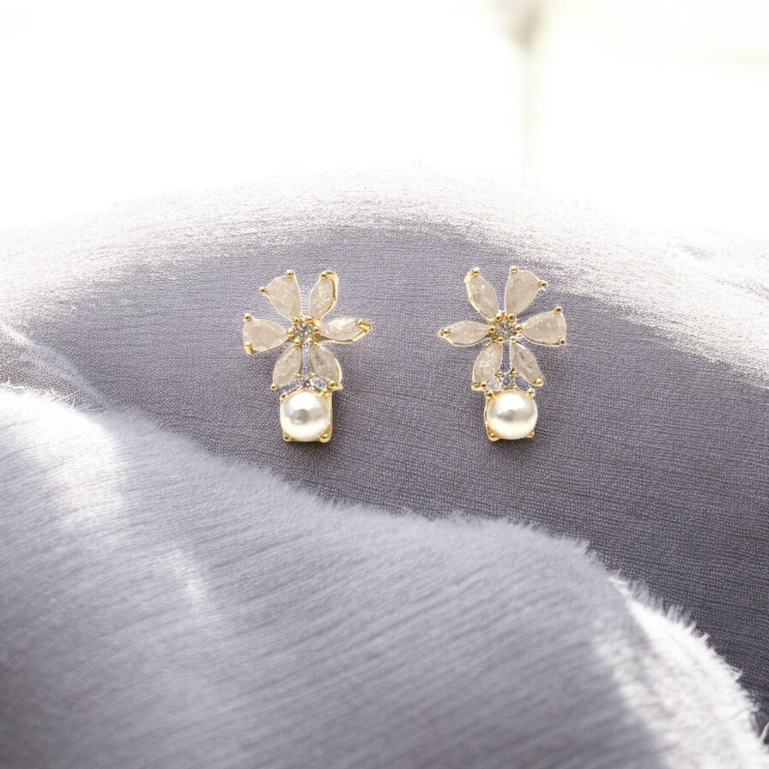 Celeste Stud Earrings - Gold - Mellow Monkey