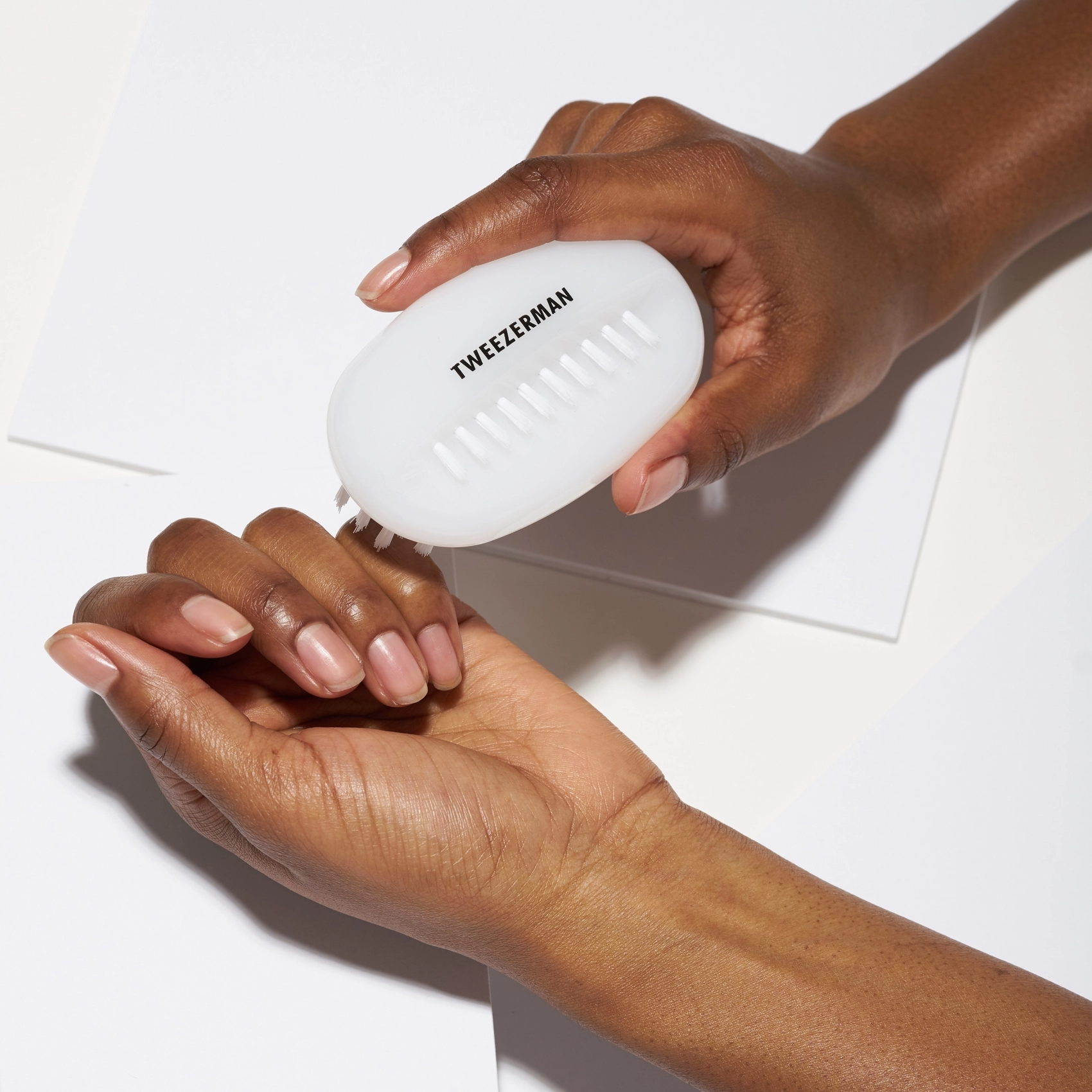 Tweezerman Dual Nail Brush - Mellow Monkey