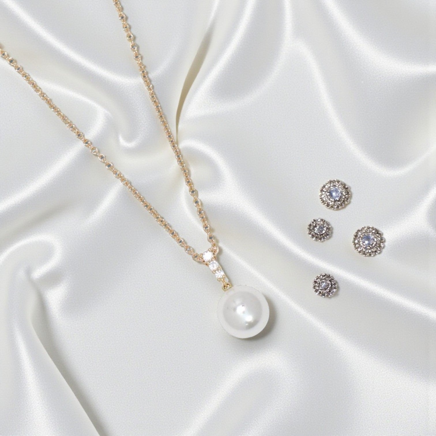 Classy Pearl Drop With Crystals - Necklace - Mellow Monkey