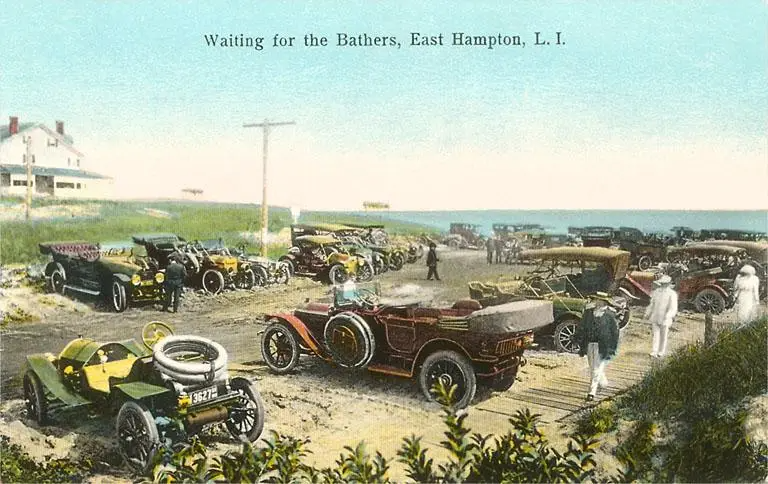Cars At The Beach in East Hampton, L.I. - Vintage Postcard - 3-1/2 x 5-1/2-in. - Mellow Monkey